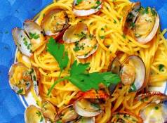 Spaghetti con vongole - ricette tradizionali - Sorrento